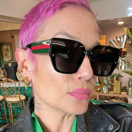 🕶️ Gafas de sol oversized unisex con marco poligonal cuadrado estilo vintage. Diseño retro de gran tamaño en plástico resistente, con protección UV400. Elegancia y moda para mujer y hombre.