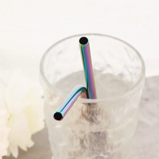 🥤 Set de popotes metálicos reutilizables en acero inoxidable 304, con cepillo de limpieza incluido. Coloridos, resistentes y perfectos para cócteles, vasos y bebidas diarias.