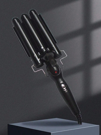 Rizadora Triple Barril 180°–210° Herramienta eléctrica para ondas definidas con temperatura ajustable de 180° a 210°. Diseño seguro anti-flama, ideal para peinados duraderos estilo francés en casa o barbería.