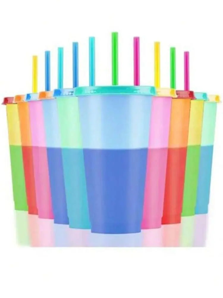 Vasos Mágicos 700 ml que Cambian de Color (10 pcs) Set de 10 vasos mágicos de 700 ml con tapa y popote. Cambian de color al contacto con la bebida, divertidos y prácticos para jugos, café frío, soda y más. Perfectos para fiestas o uso diario.