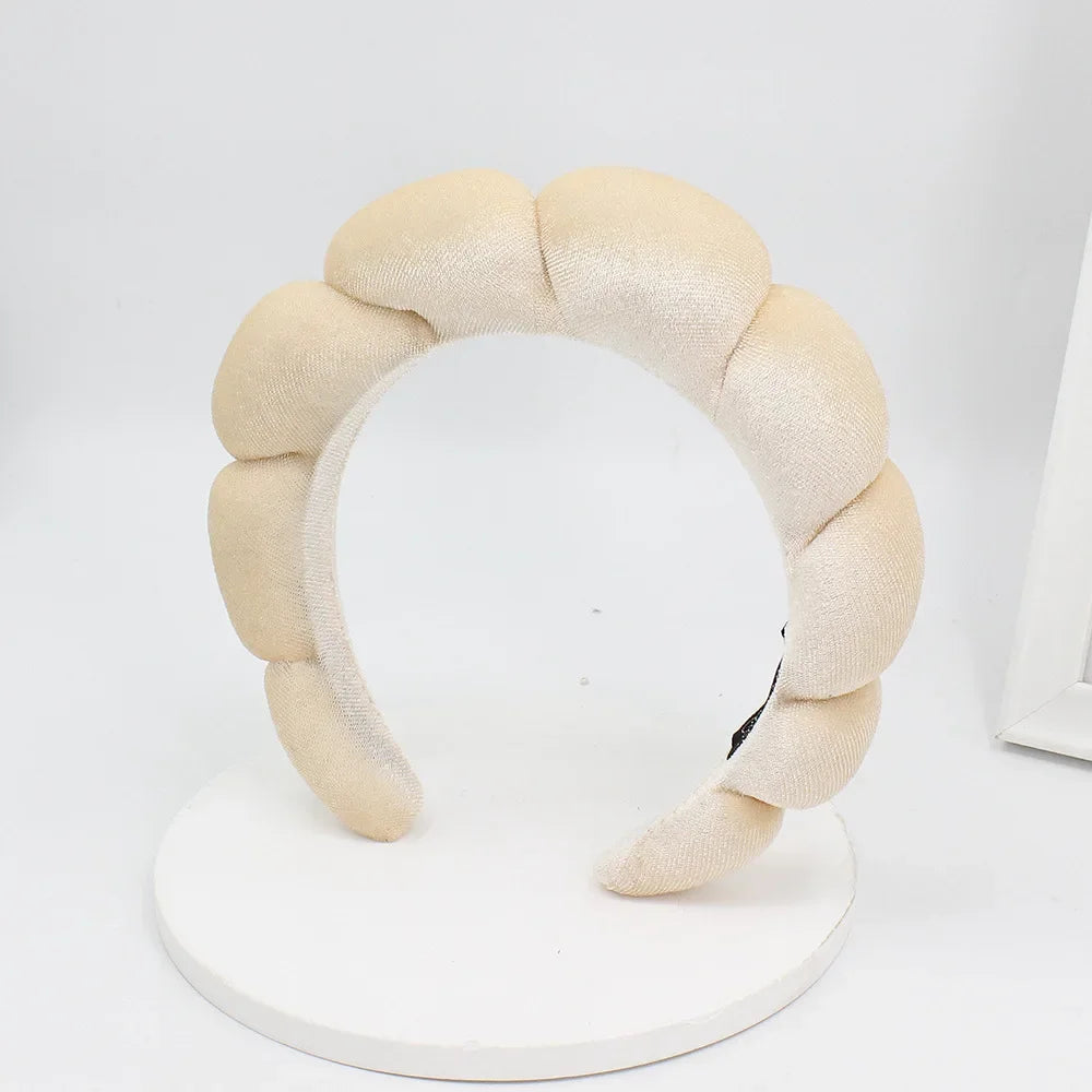 💆‍♀️ Diadema de spa acolchada en terciopelo: suave, cómoda y perfecta para lavar el rostro, retirar maquillaje o usar en la ducha. ¡Un accesorio elegante y práctico para tu rutina de cuidado facial!