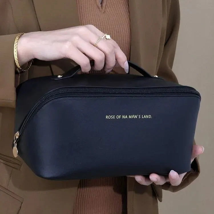 Organizador de maquillaje y kit de tocador femenino. Bolsa de lujo con cierre, ideal para cosméticos y artículos de viaje. Práctica, elegante y perfecta para mantener todo en orden.