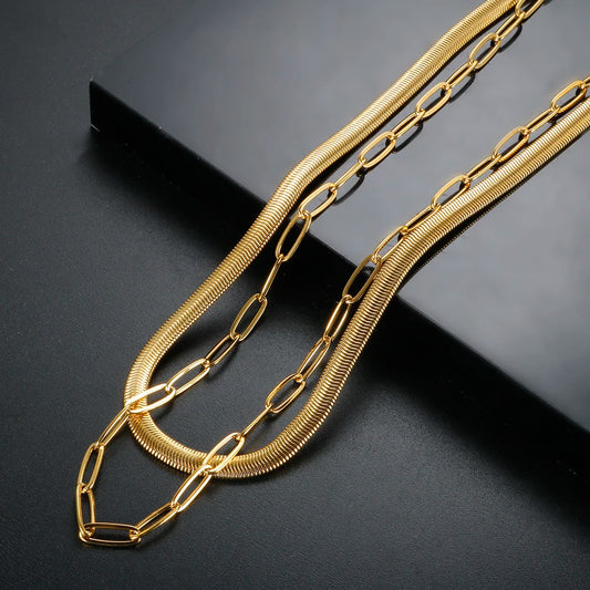 Collar punk vintage de doble capa con cadena de serpiente y colgante, acero inoxidable dorado, estilo choker grueso y moderno para mujer.