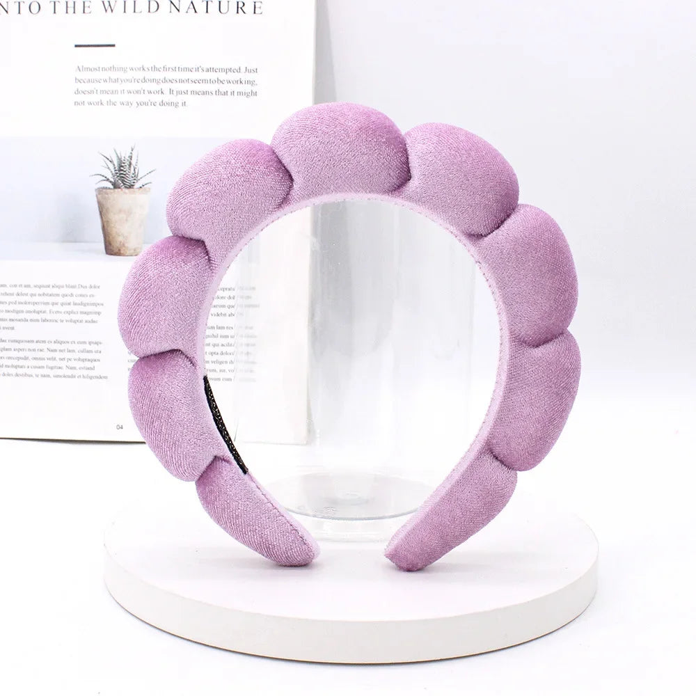 💆‍♀️ Diadema de spa acolchada en terciopelo: suave, cómoda y perfecta para lavar el rostro, retirar maquillaje o usar en la ducha. ¡Un accesorio elegante y práctico para tu rutina de cuidado facial!