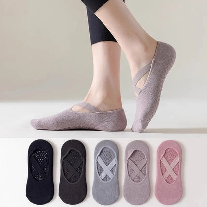 5 pares de calcetas antideslizantes para mujer, ideales para yoga, pilates, danza y gimnasio. Hechas de algodón transpirable, estilo invisible con agarre de silicón para entrenamientos en interiores.