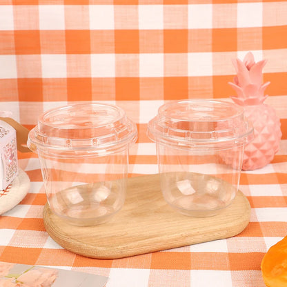 🥤 Set de 10 vasos desechables transparentes de 10oz con tapa: perfectos para mousse, pasteles, helados, pudín, gelatina o yogur. ¡Prácticos, higiénicos y listos para tu picnic o fiesta!