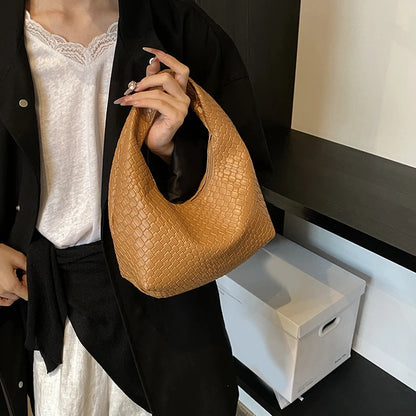 Bolso de hombro pequeño de piel sintética suave, estilo clásico, tejido repujado, con asa superior, para uso diario informal.
