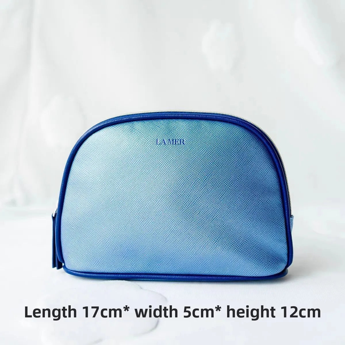 🌊 Bolsa portátil de viaje en PU color azul marino: ligera, resistente y fácil de llevar. Ideal para guardar artículos personales con estilo y practicidad. ¡Tu compañera perfecta en cada salida!