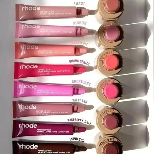 💄 RHODE Pocket Blush Stick: bálsamo hidratante 2 en 1 para labios y mejillas. Textura cremosa, fácil de aplicar y con acabado natural en polvo-rouge. ¡Color fresco y luminoso en segundos!