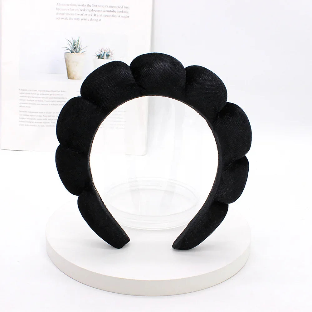 💆‍♀️ Diadema de spa acolchada en terciopelo: suave, cómoda y perfecta para lavar el rostro, retirar maquillaje o usar en la ducha. ¡Un accesorio elegante y práctico para tu rutina de cuidado facial!