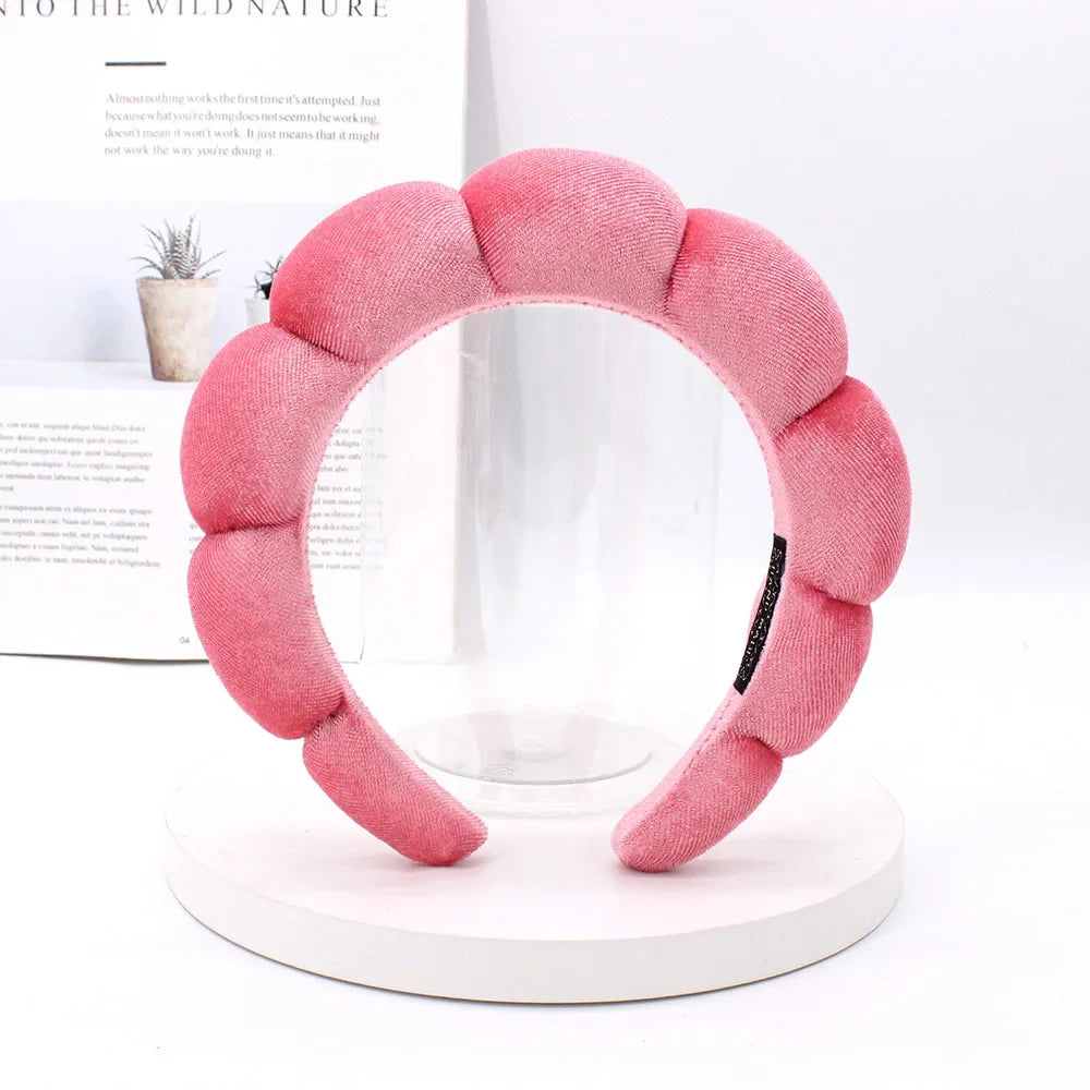 💆‍♀️ Diadema de spa acolchada en terciopelo: suave, cómoda y perfecta para lavar el rostro, retirar maquillaje o usar en la ducha. ¡Un accesorio elegante y práctico para tu rutina de cuidado facial!