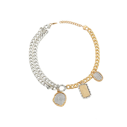 Collar punk con cadena metálica exagerada estilo otoño. Diseño creativo y de nicho, tipo clavícula, perfecto para un look atrevido y de marca.