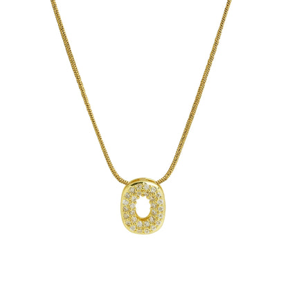 ✨ Collar inicial con letra inglesa, bañado en oro 18K y decorado con circonias incrustadas. Diseño puff/bubble llamativo, moderno y femenino, ideal para destacar tu estilo.