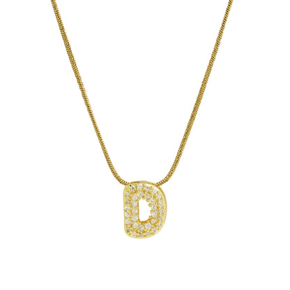 ✨ Collar inicial con letra inglesa, bañado en oro 18K y decorado con circonias incrustadas. Diseño puff/bubble llamativo, moderno y femenino, ideal para destacar tu estilo.