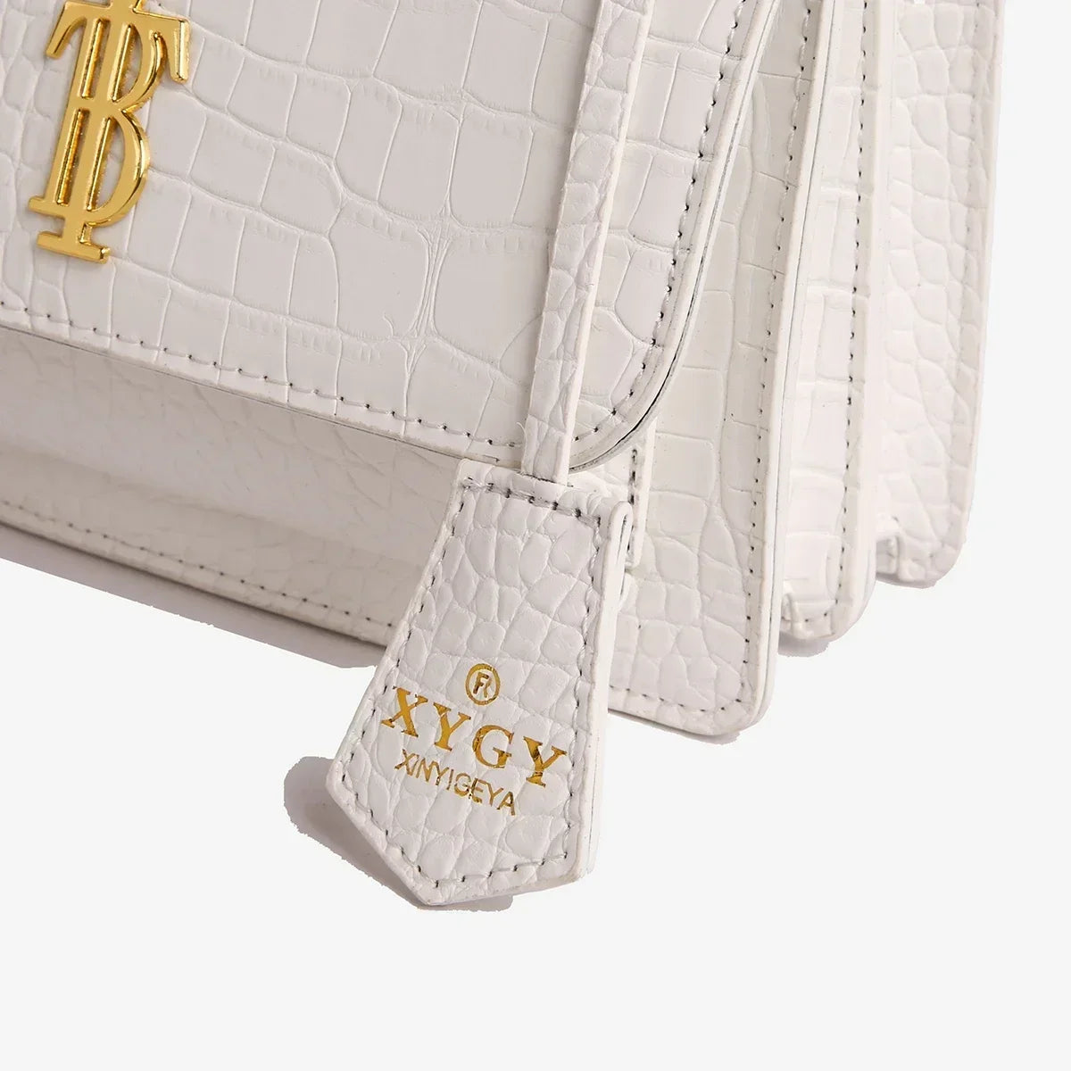 Bolso de mano minimalista con detalles Art Déco y adornos de cristal. Elegante y perfecto para tus noches especiales.