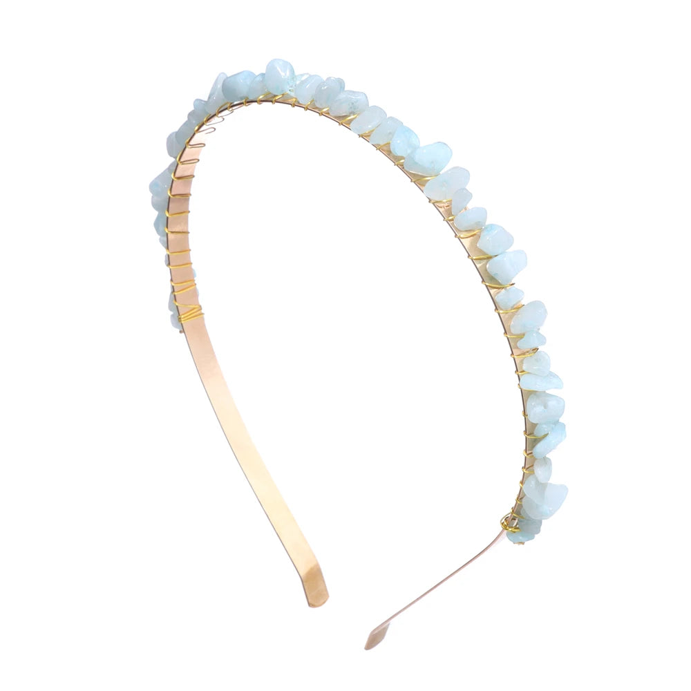 Diadema Piedras Naturales con Cristales  Descripción corta:   Headband con diseño irregular de amatistas y aguamarinas en cuentas tipo chip. Accesorio bohemio y elegante para mujer, ideal para darle un toque único a tu look en fiestas o uso diario.