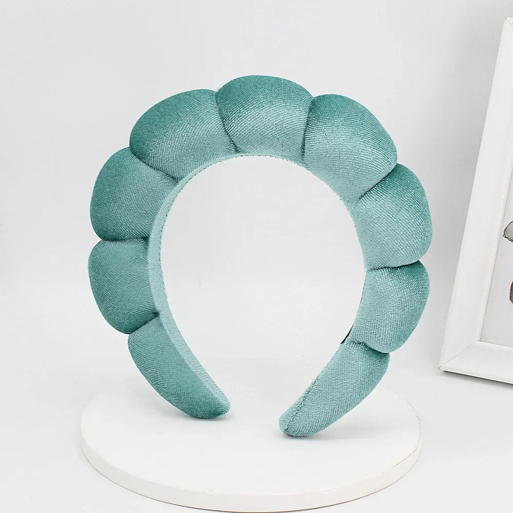 💆‍♀️ Diadema de spa acolchada en terciopelo: suave, cómoda y perfecta para lavar el rostro, retirar maquillaje o usar en la ducha. ¡Un accesorio elegante y práctico para tu rutina de cuidado facial!