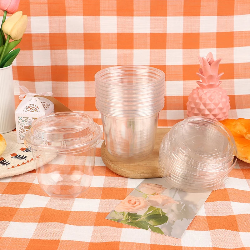 🥤 Set de 10 vasos desechables transparentes de 10oz con tapa: perfectos para mousse, pasteles, helados, pudín, gelatina o yogur. ¡Prácticos, higiénicos y listos para tu picnic o fiesta!
