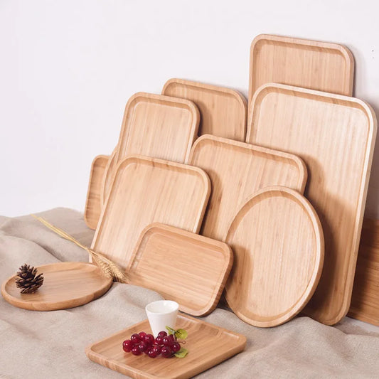 Plato de madera de haya, ideal para frutas, postres, dulces o como bandeja decorativa en buffet y cenas.”