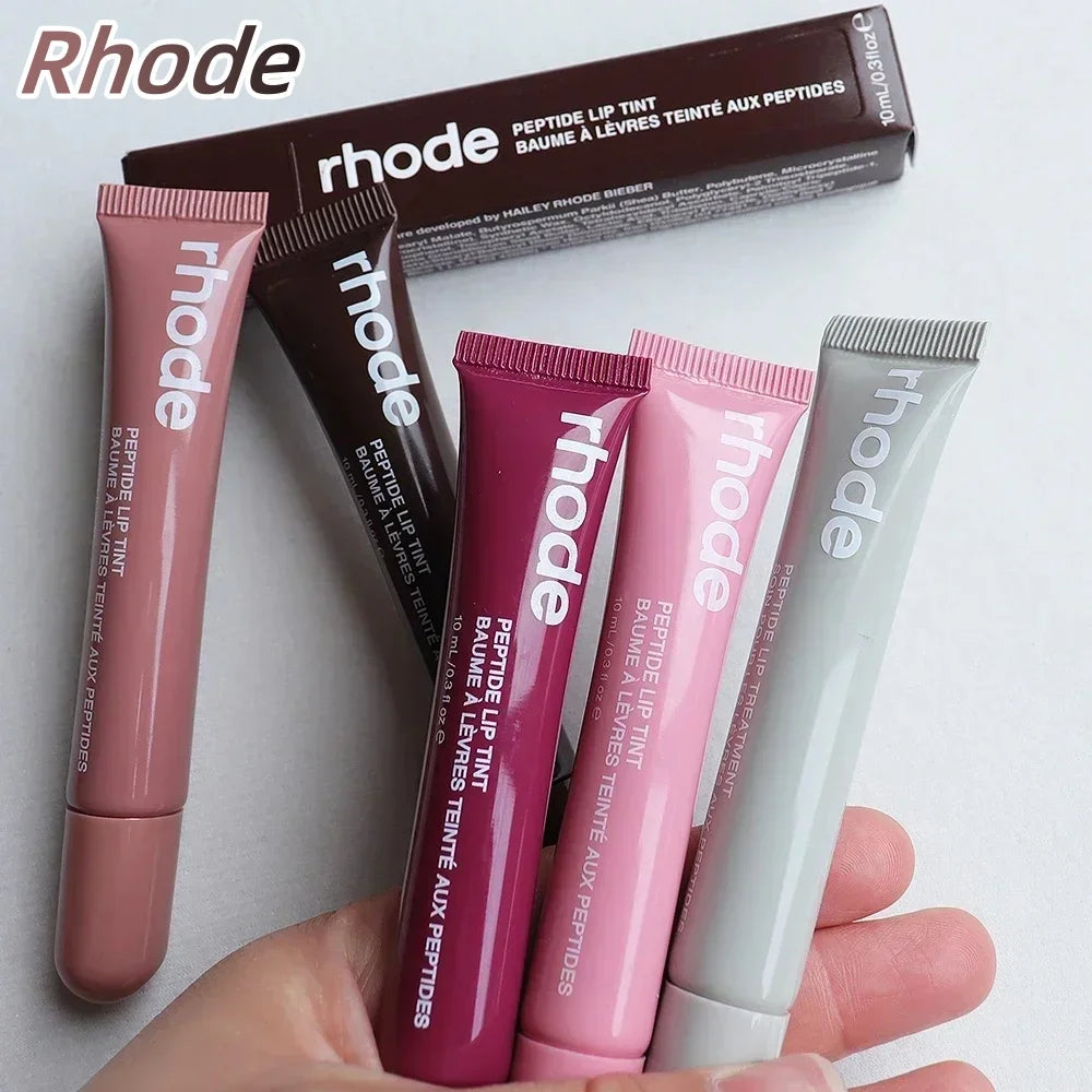 💄 RHODE Pocket Blush Stick: bálsamo hidratante 2 en 1 para labios y mejillas. Textura cremosa, fácil de aplicar y con acabado natural en polvo-rouge. ¡Color fresco y luminoso en segundos!