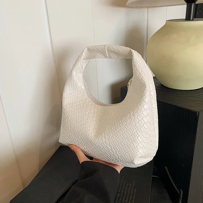 Bolso de hombro pequeño de piel sintética suave, estilo clásico, tejido repujado, con asa superior, para uso diario informal.