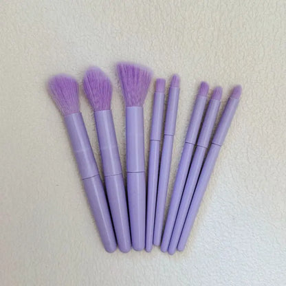Set de brochas de maquillaje profesionales: suaves y esponjosas para base, polvo, sombras y difuminado. Incluye kabuki y blending, ideales para un acabado perfecto.