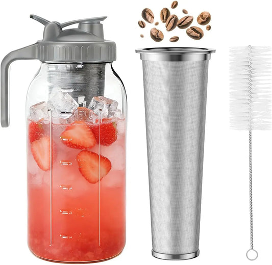 Frasco de vidrio con tapa hermética y filtro de acero inoxidable extraíble. Ideal para preparar y servir café frío o té. Diseño práctico, elegante y perfecto para la cocina o la mesa.
