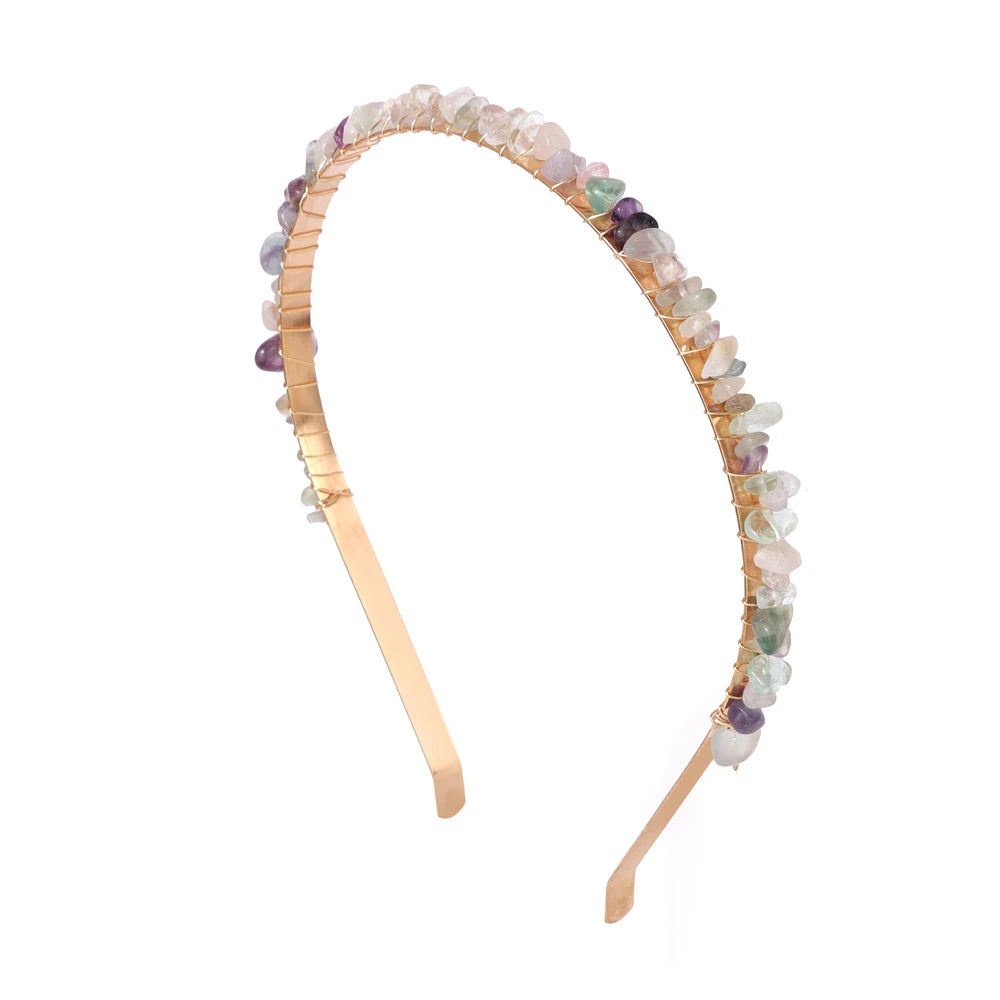 Diadema Piedras Naturales con Cristales  Descripción corta:   Headband con diseño irregular de amatistas y aguamarinas en cuentas tipo chip. Accesorio bohemio y elegante para mujer, ideal para darle un toque único a tu look en fiestas o uso diario.