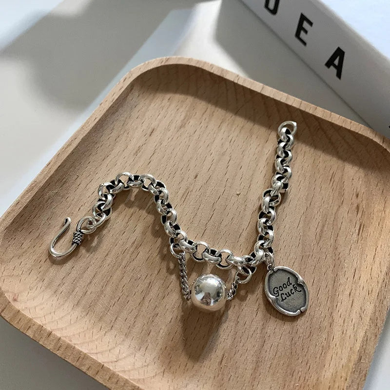 ✨Pulsera punk de plata 925 con cuentas geométricas e inscripción “Peace of Mind”. Diseño irregular y ajustable, ideal para mujer o niña. Joyería de moda perfecta como regalo especial.