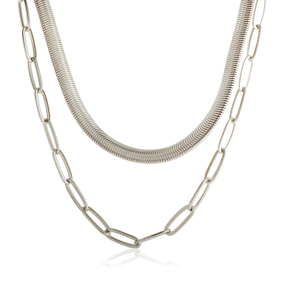 Collar punk vintage de doble capa con cadena de serpiente y colgante, acero inoxidable dorado, estilo choker grueso y moderno para mujer.