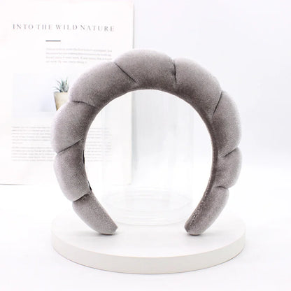 💆‍♀️ Diadema de spa acolchada en terciopelo: suave, cómoda y perfecta para lavar el rostro, retirar maquillaje o usar en la ducha. ¡Un accesorio elegante y práctico para tu rutina de cuidado facial!