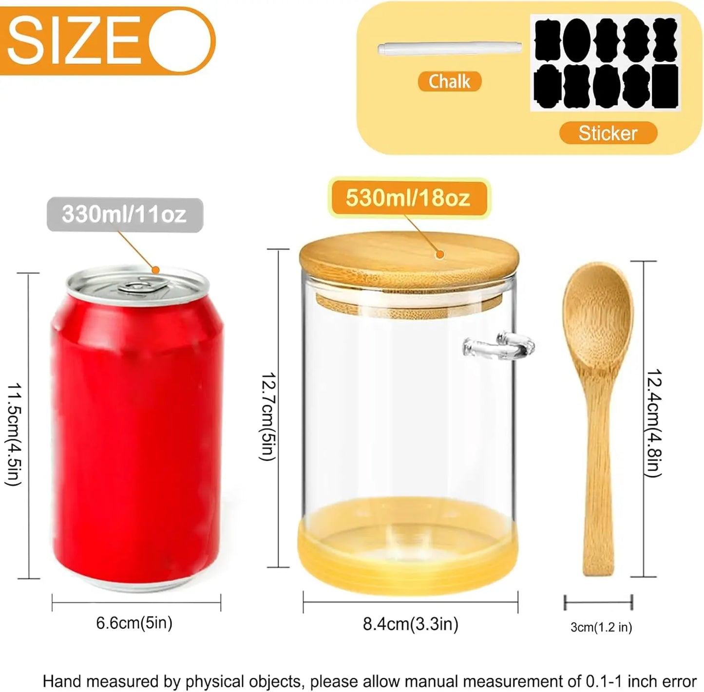 3 frascos de vidrio de 530 ml con tapa hermética y cucharita incluida. Perfectos para almacenar avena, azúcar, especias o alimentos en la cocina. Diseño práctico y decorativo para hogar, hotel o apartamento.