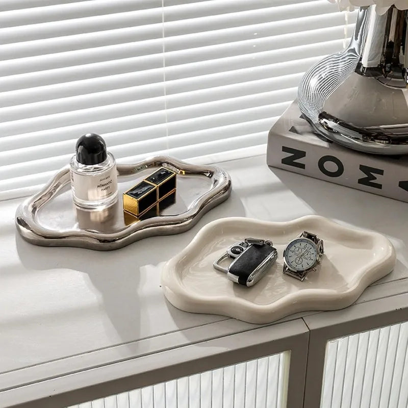 Bandeja de tocador con forma de nube, plato de plástico para joyas, anillos, pendientes, perfume y llaves. Bonita y original decoración