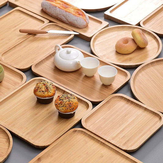 Plato de madera de haya, ideal para frutas, postres, dulces o como bandeja decorativa en buffet y cenas.”
