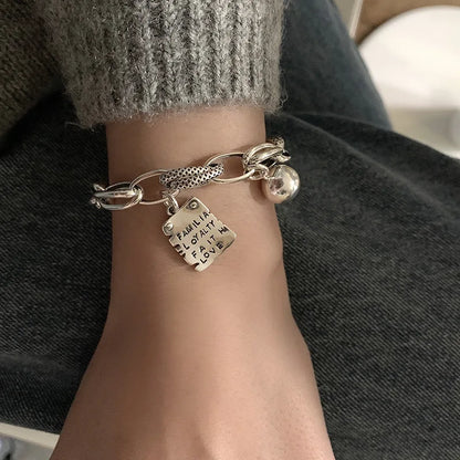 ✨Pulsera punk de plata 925 con cuentas geométricas e inscripción “Peace of Mind”. Diseño irregular y ajustable, ideal para mujer o niña. Joyería de moda perfecta como regalo especial.