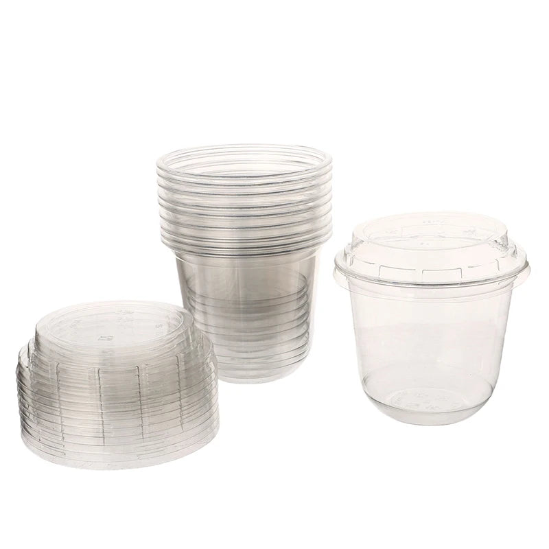 🥤 Set de 10 vasos desechables transparentes de 10oz con tapa: perfectos para mousse, pasteles, helados, pudín, gelatina o yogur. ¡Prácticos, higiénicos y listos para tu picnic o fiesta!