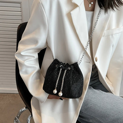 💎 Bolso crossbody con cordón adornado con brillantes: estilo bucket multifuncional, elegante y práctico para uso diario o eventos formales. ¡Un accesorio que combina lujo y comodidad!