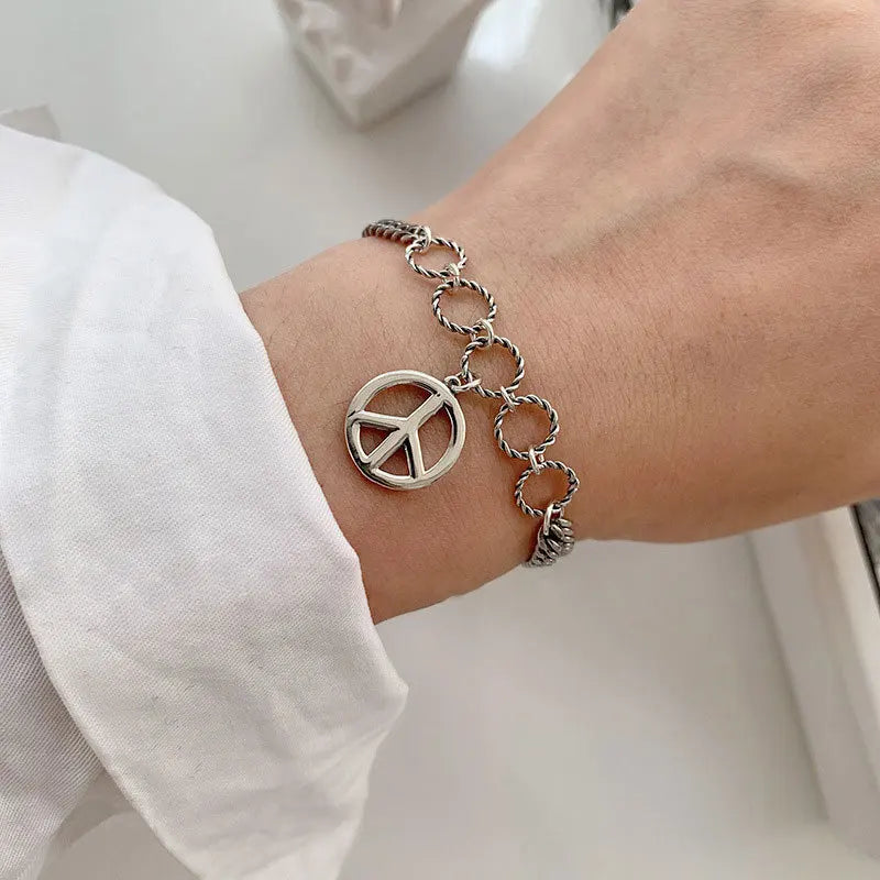 ✨Pulsera punk de plata 925 con cuentas geométricas e inscripción “Peace of Mind”. Diseño irregular y ajustable, ideal para mujer o niña. Joyería de moda perfecta como regalo especial.