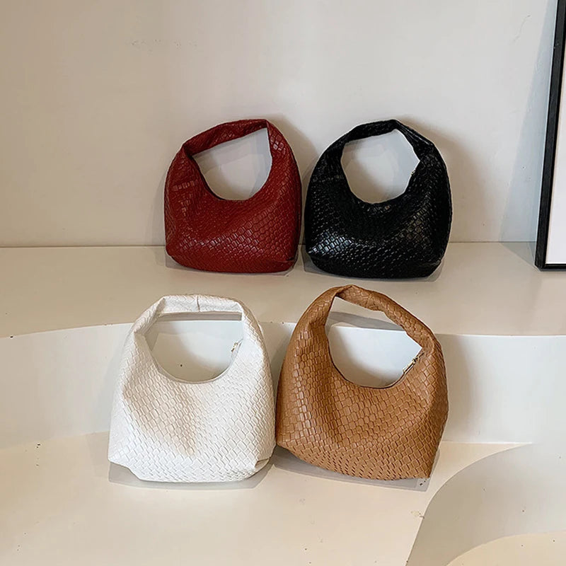 Bolso de hombro pequeño de piel sintética suave, estilo clásico, tejido repujado, con asa superior, para uso diario informal.